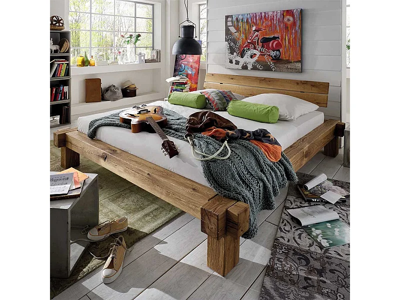 Design Balkenbett aus Wildeiche Massivholz geölt