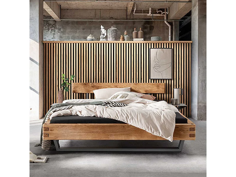 Echtholzbett Doppelbett massiv in Wildeichefarben mit Bügelgestell