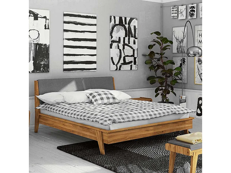 Bett aus Wildeiche Massivholz Retrostil