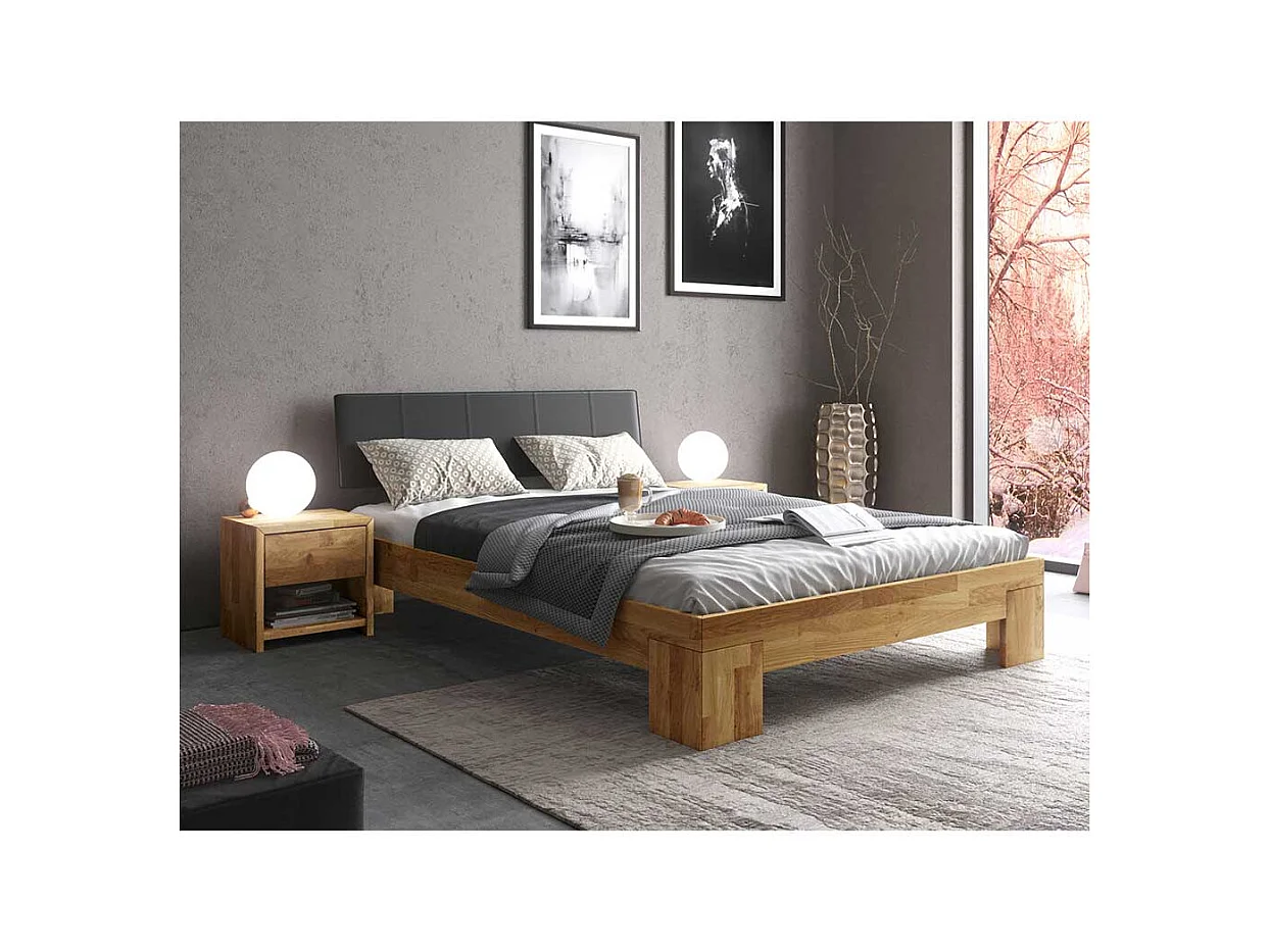 Doppelbett mit Konsolen in Eiche und Schwarz Massivholz (dreiteilig)