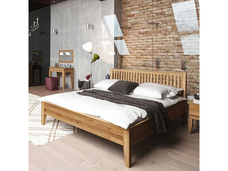 Schlafzimmer Bett aus Wildeiche Massivholz geölt