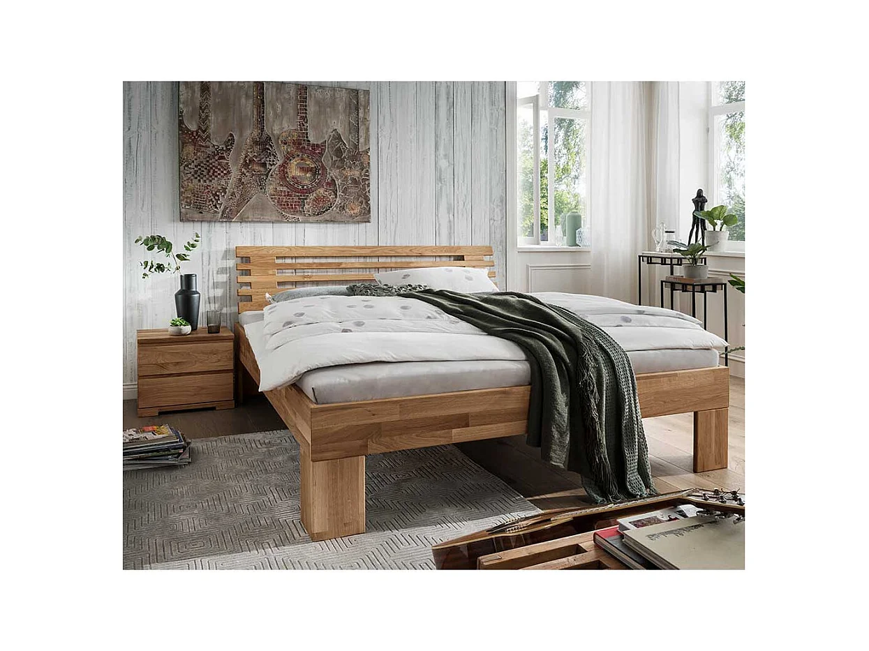 Echtholzbett mit Kommoden aus Wildeiche Massivholz Oberfläche geölt (dreiteilig)