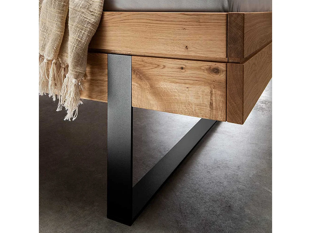 Bügelgestell Doppelbett Wildeiche im Industrie und Loft Stil optionale Beleuchtung