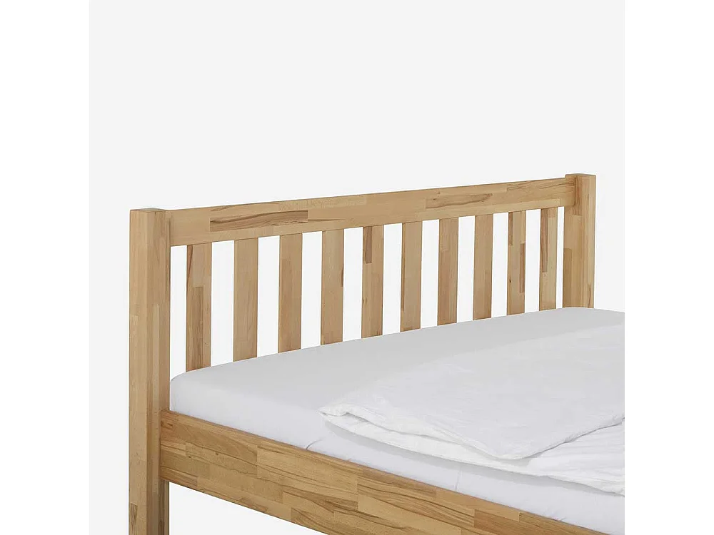 Bett aus Kernbuche massiv mit Nachttischen (dreiteilig)