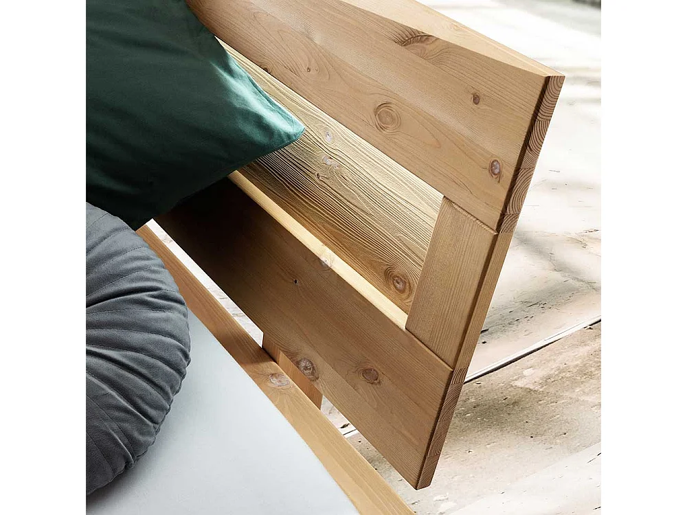 Industrial Massivholzbett aus Kiefer geölt Bügelgestell aus Metall