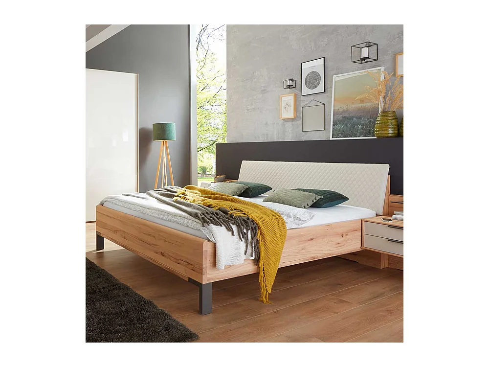 Doppelbett aus Kernbuche Massivholz Kunstleder in Beige