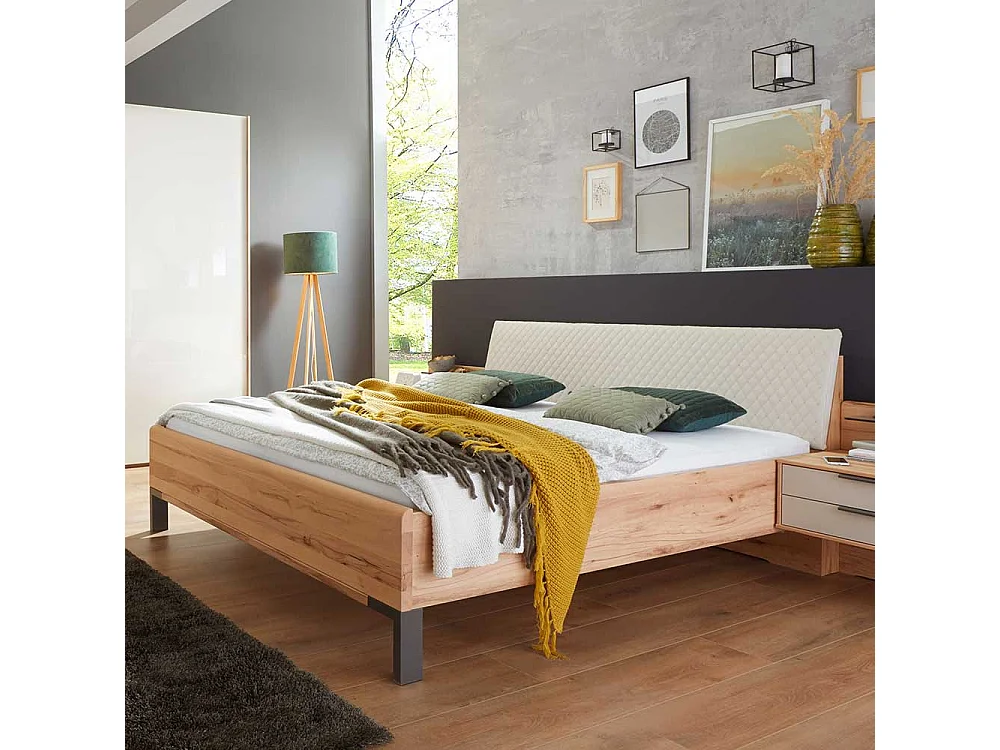 Doppelbett aus Kernbuche Massivholz Kunstleder in Beige