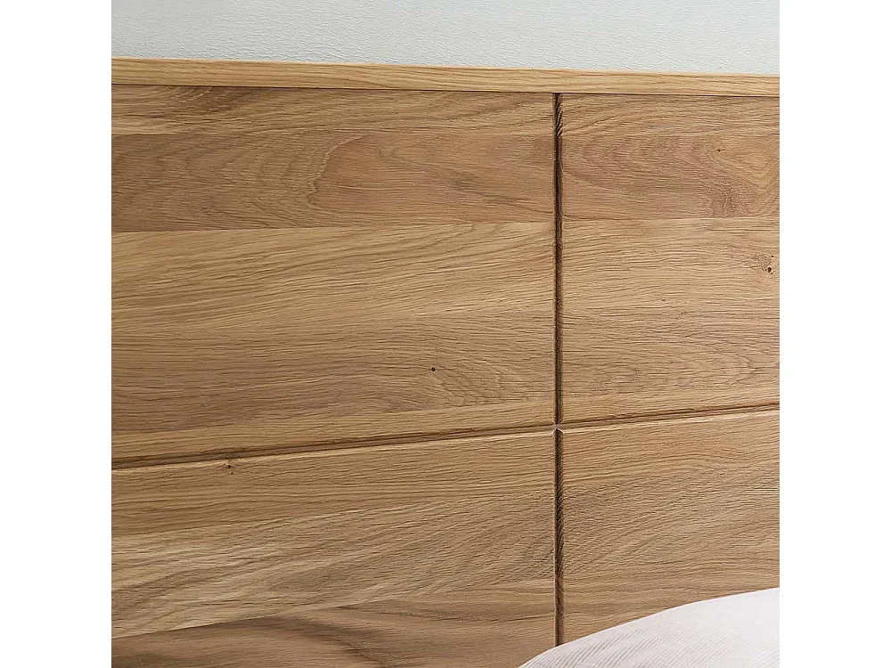 Massivholz Bett aus Eiche geölt Bügelgestell