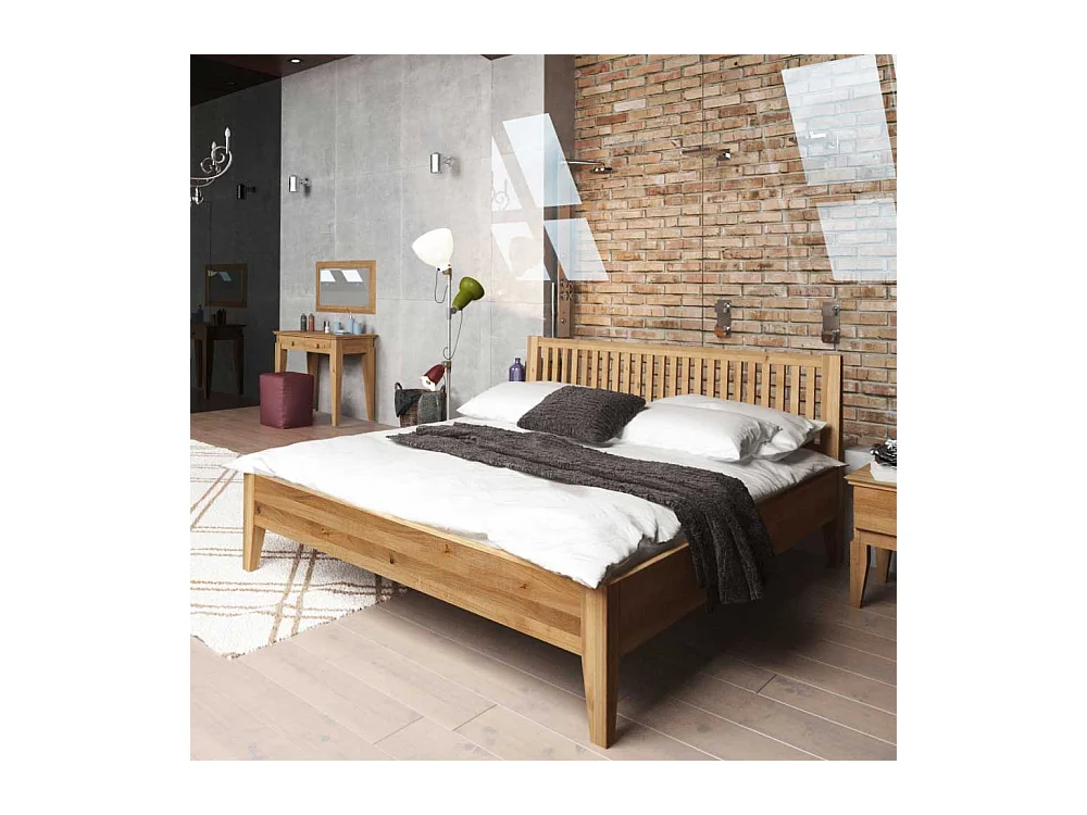 Schlafzimmer Bett aus Wildeiche Massivholz geölt