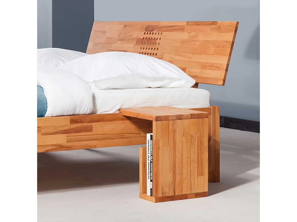 Doppelbett in Kernbuchefarben Anstecktische