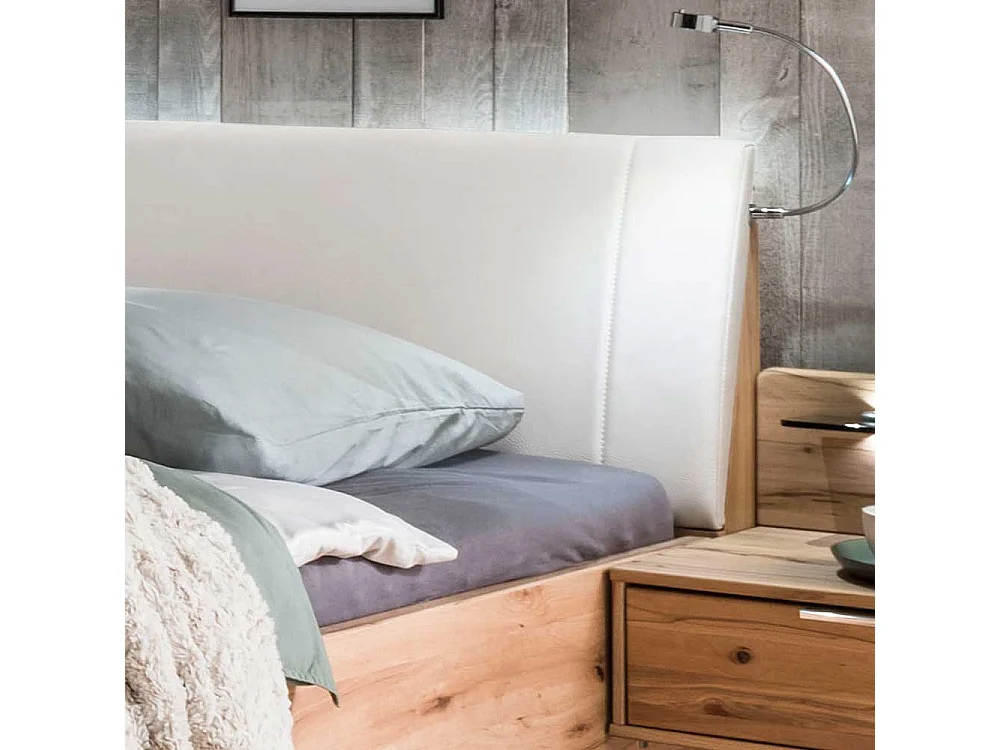 Doppelbett in Kernbuchefarben und Beige Massivholz und Kunstleder (dreiteilig)