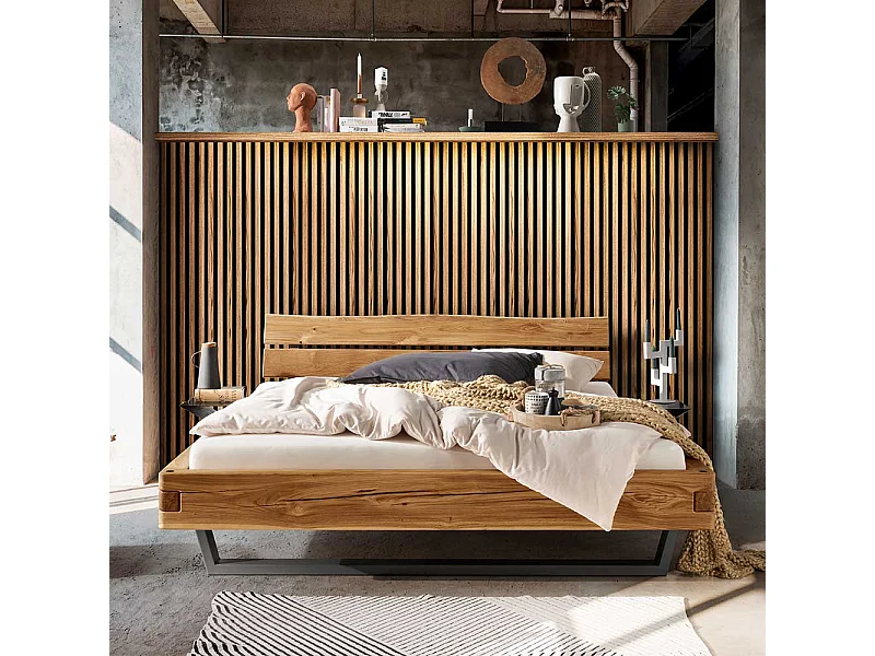 Doppelbettgestell Massivholzbett in Wildeichefarben mit Bügelgestell