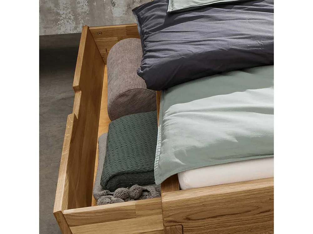 Naturholzbett aus Wildeiche Bettkasten