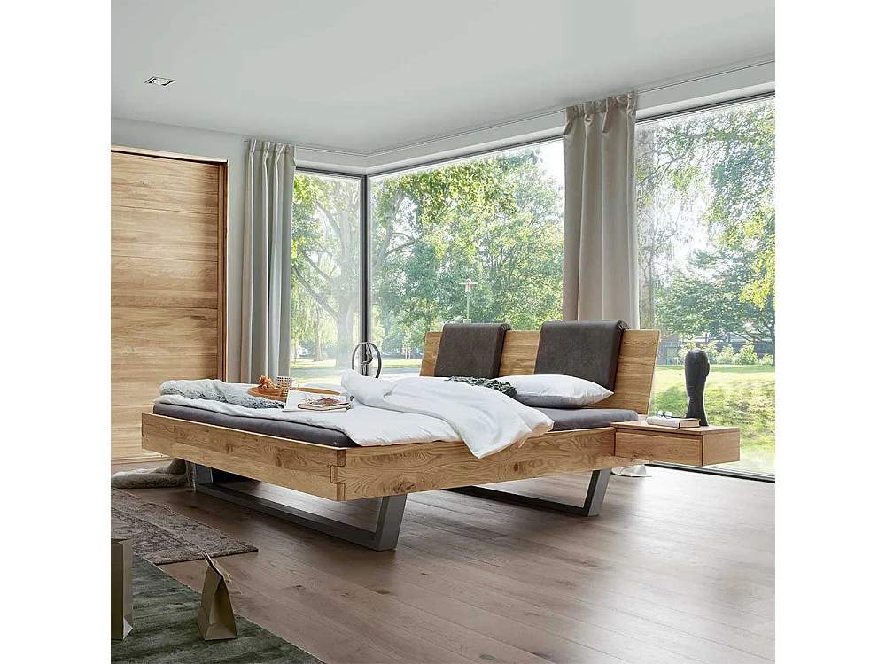 Massivholz Bett aus Wildeiche und Metall 2 Kopfpolster (dreiteilig)