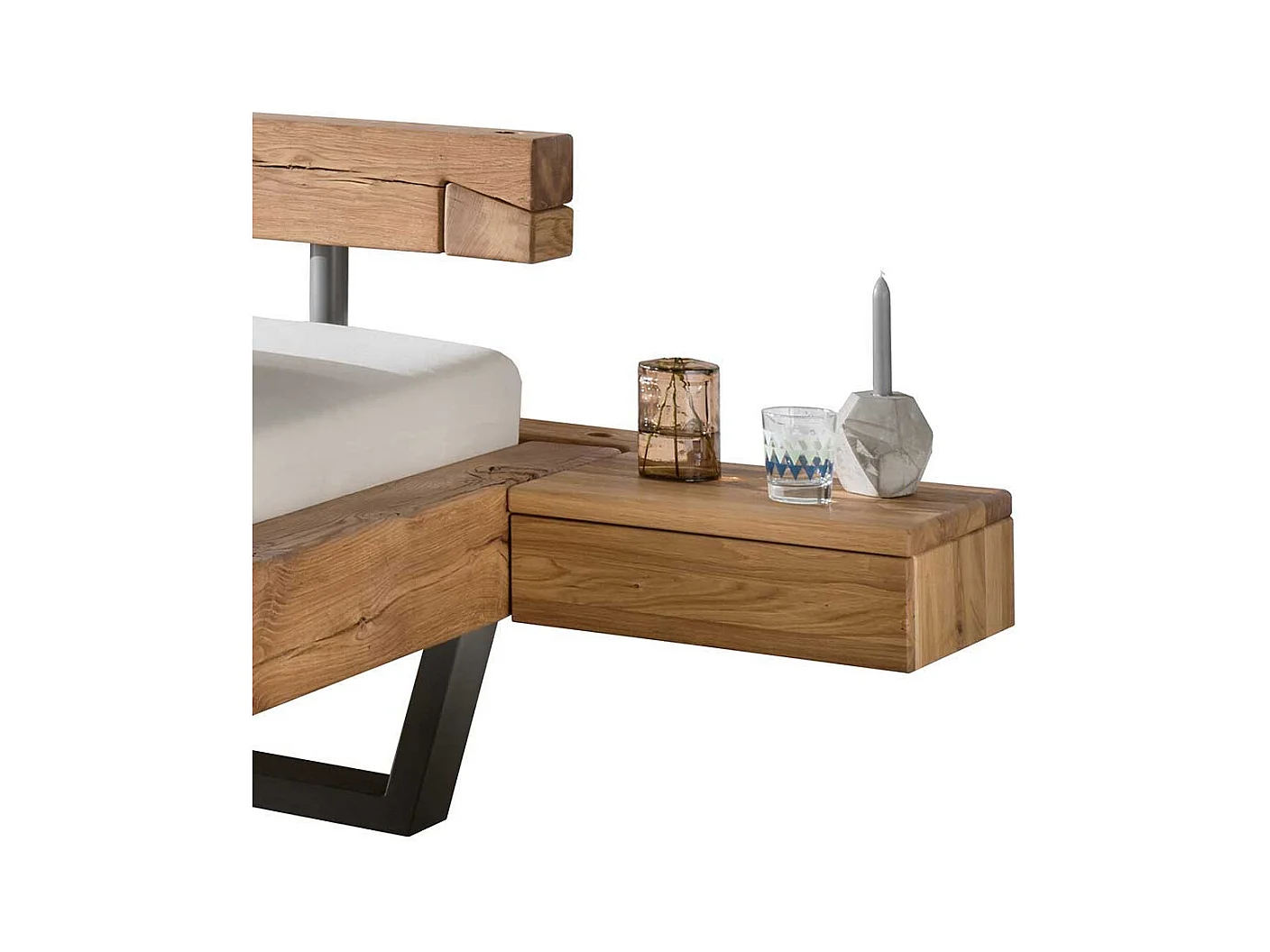 Wildeiche Balkenbett mit Nachtkonsolen Schwebeoptik (dreiteilig)
