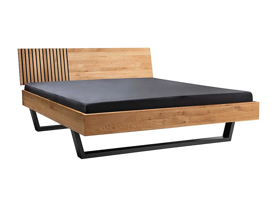 Massivholz Bett Wildeiche geölt im Industry und Loft Stil 45 cm Einstiegshöhe