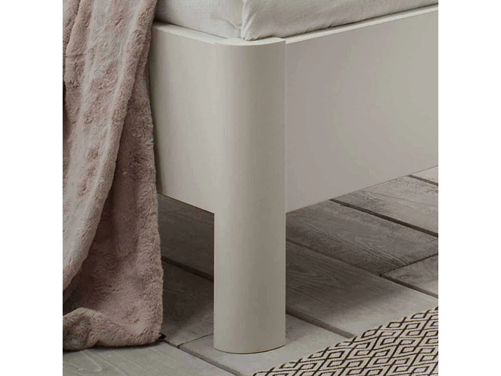 Schlafzimmer Bett in Weiß Polsterkopfteil in Braun