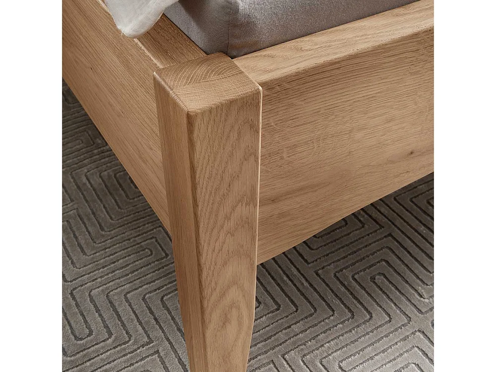 Doppelbett Massivholzbett aus Wildeiche Massivholz geölt