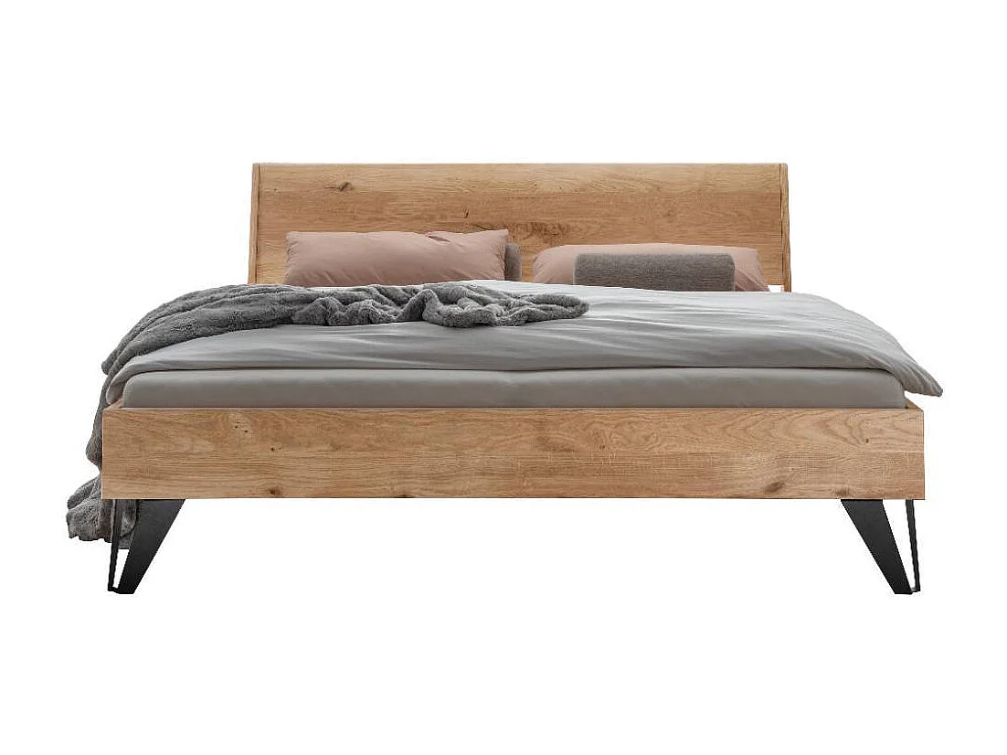 Doppelbetten Holzbett mit Fußgestell aus Metall im Industry und Loft Stil