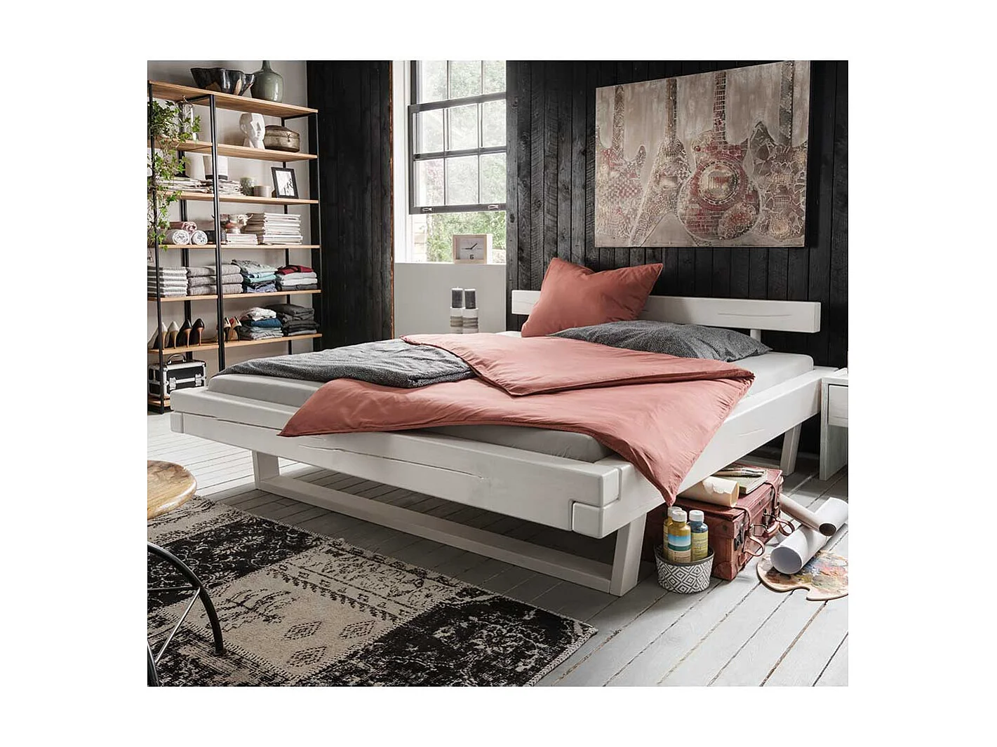 Weißes Balkenbett aus Kiefer Massivholz optionale Nachtkommoden