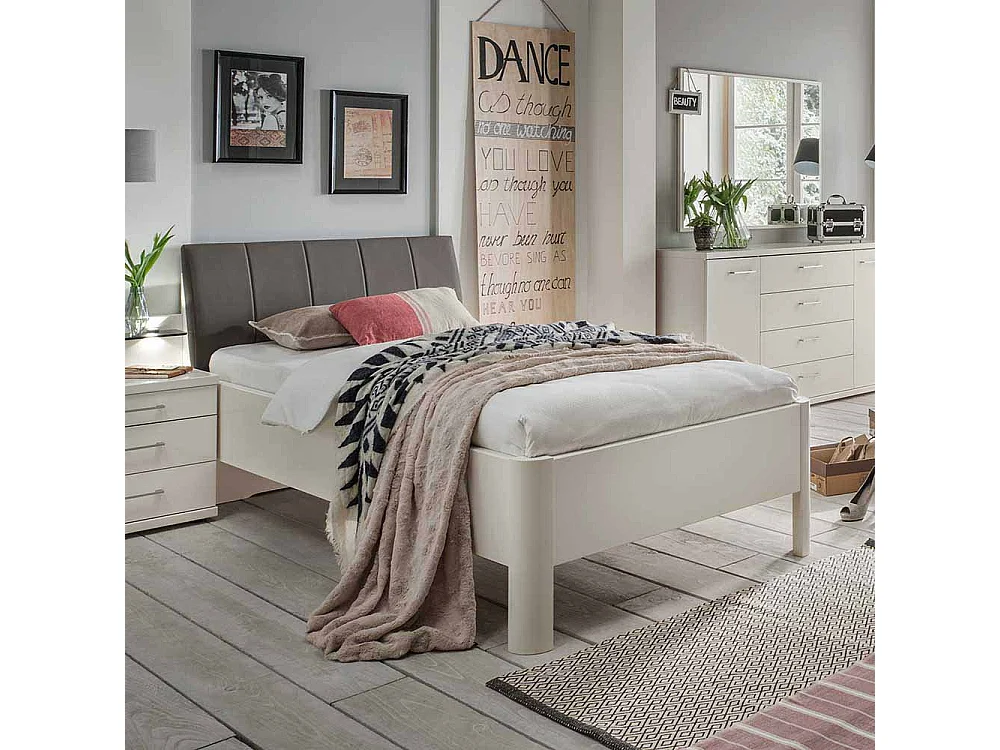 Schlafzimmer Bett in Weiß Polsterkopfteil in Braun