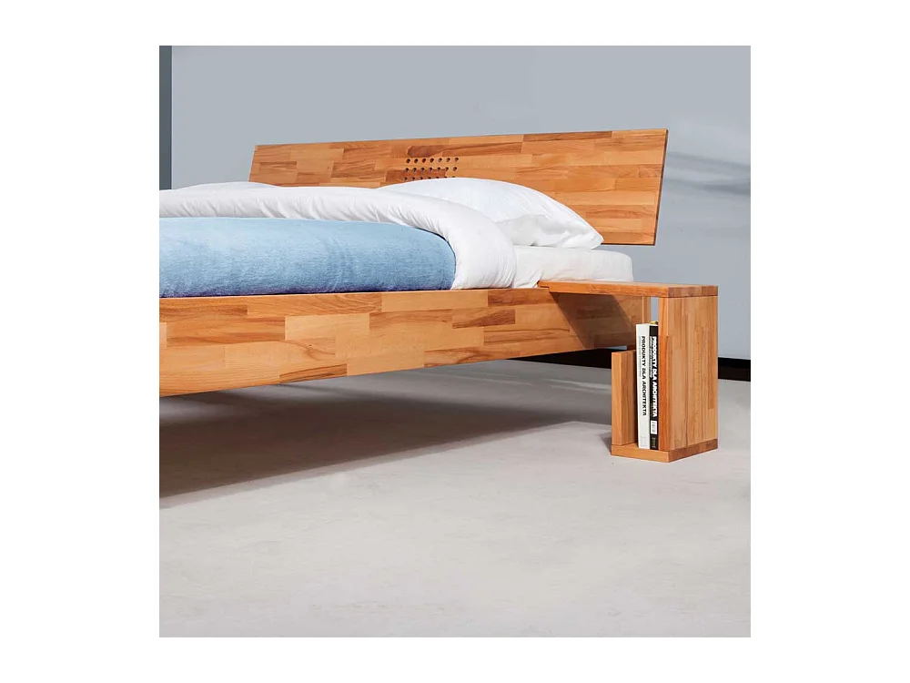 Doppelbett in Kernbuchefarben Anstecktische