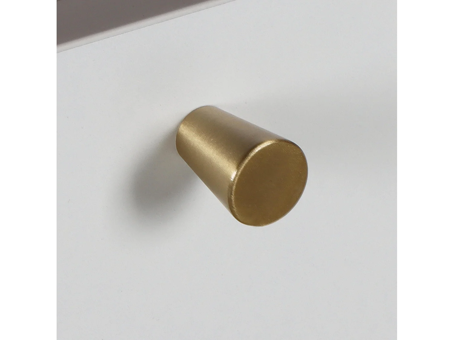 Buffet scandinave effet bois clair 2 portes 3 tiroirs 150 cm blanc