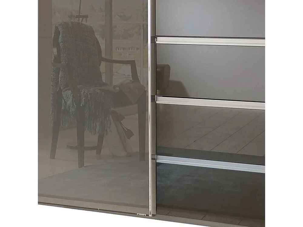 Kleiderschrank Schwebetüren in modernem Design Made in Germany