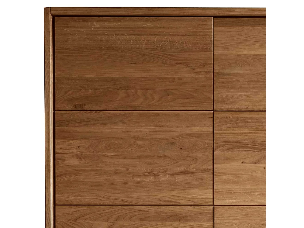 Kleiderschrank Massivholz aus Wildeiche vier Drehtüren