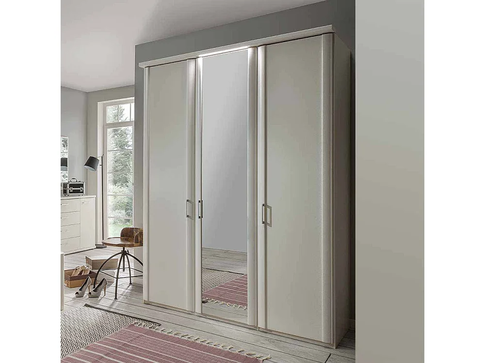 Schlafzimmerschrank in Weiß Beleuchtung