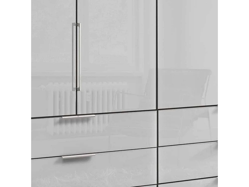 Weißer Falttürenschrank mit sechs Schubladen Made in Germany