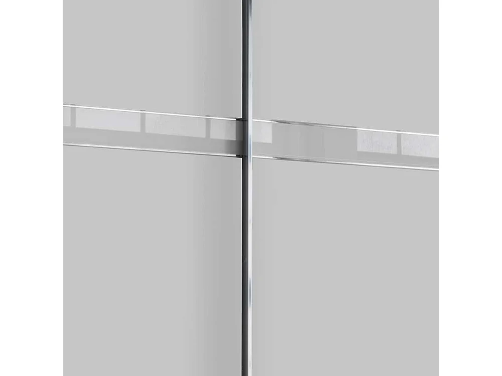 Kleiderschrank in Weiß und Chromfarben Schwebetüren