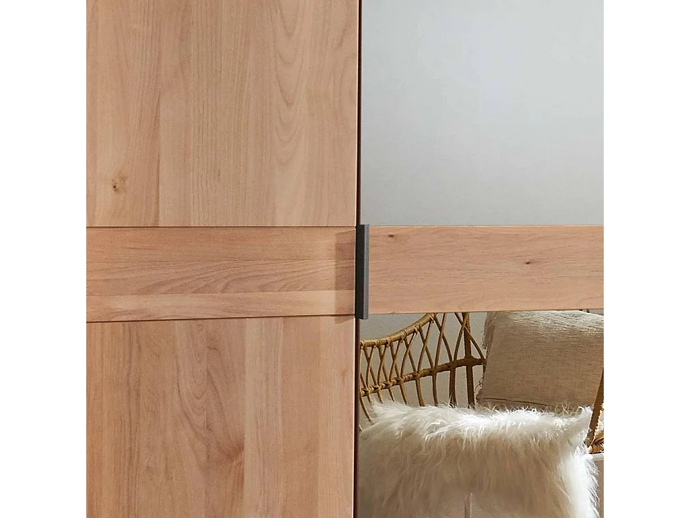 Kleiderschrank Schrank in modernem Design mit teilmassiver Oberfläche