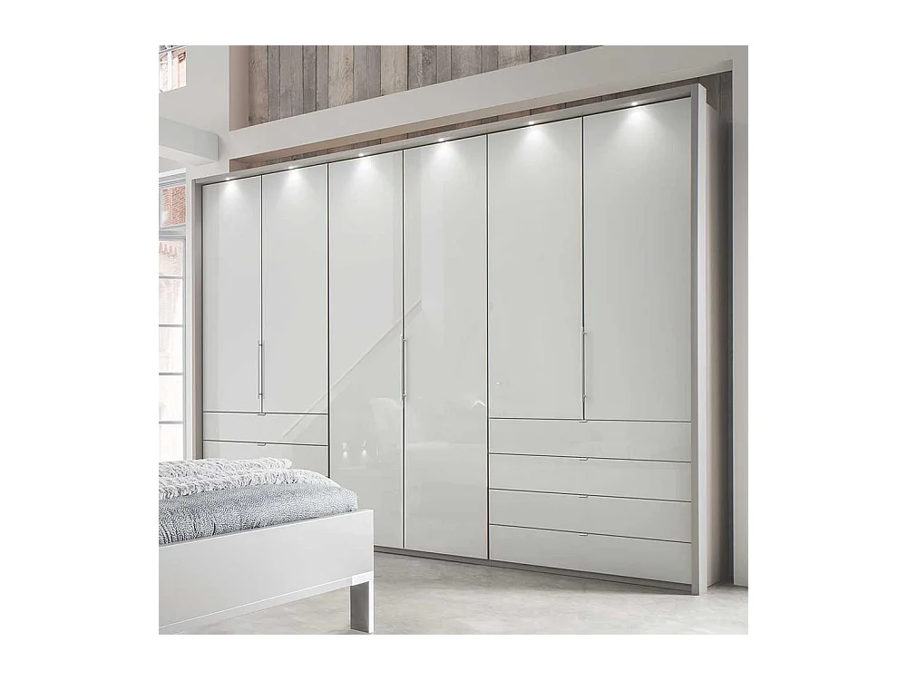 Falttüren Schlafzimmerschrank in Weiß und Hellgrau LED Beleuchtung