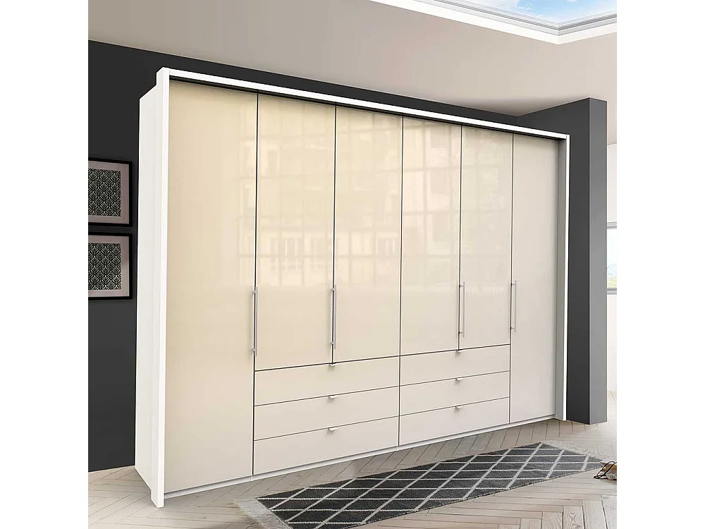 Kleiderschrank in Cremefarben und Weiß Falttüren