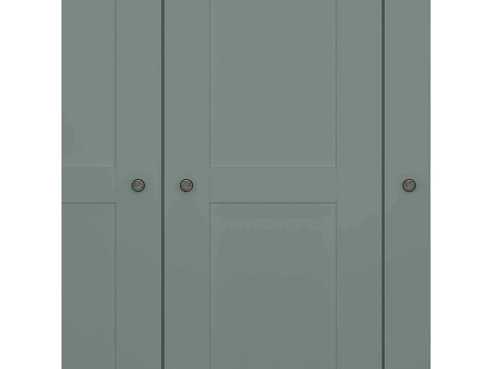 Landhaus-Kleiderschrank modern in Graugrün drei Drehtüren