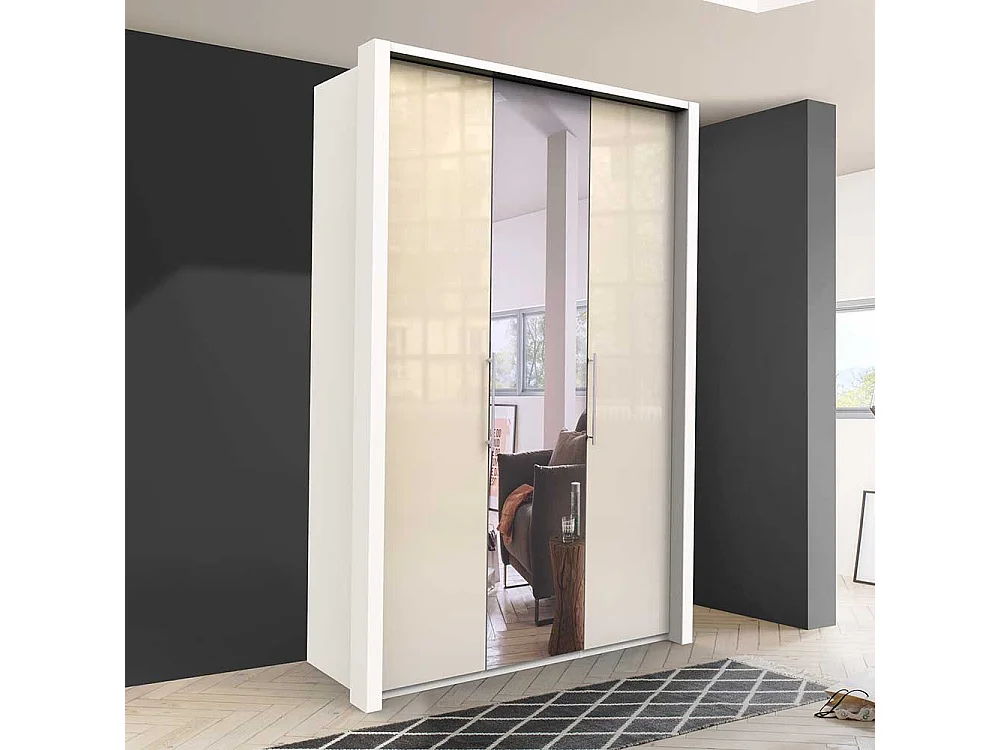 Kleiderschrank in modernem Design Spiegel