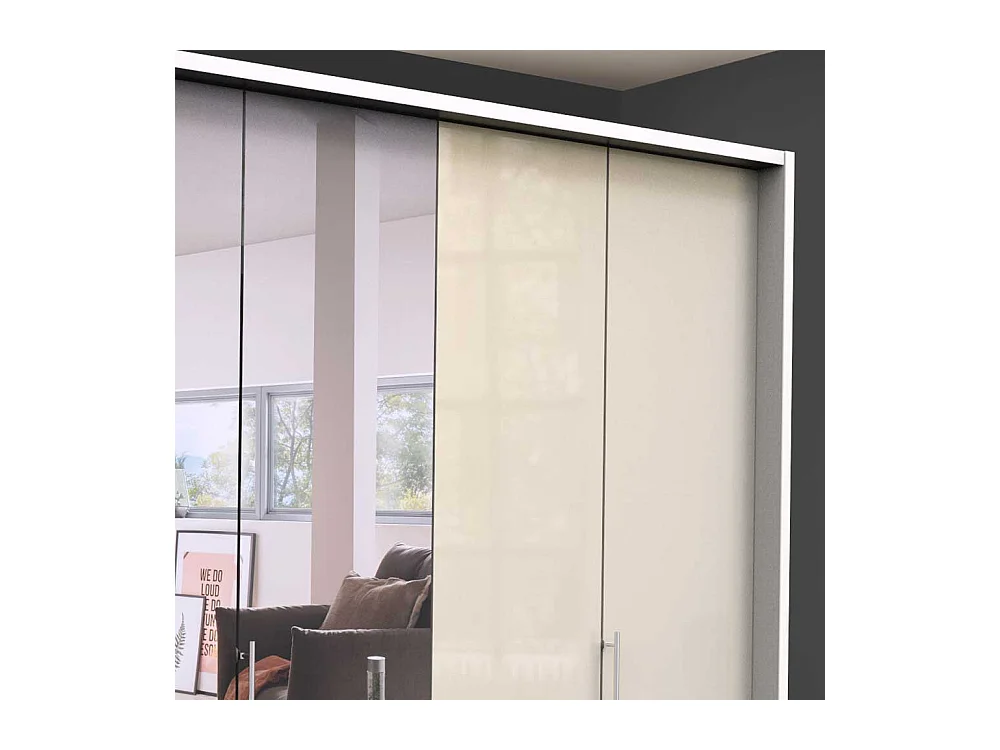 Schlafzimmerschrank 3 türig Cremefarben glasbeschichtet