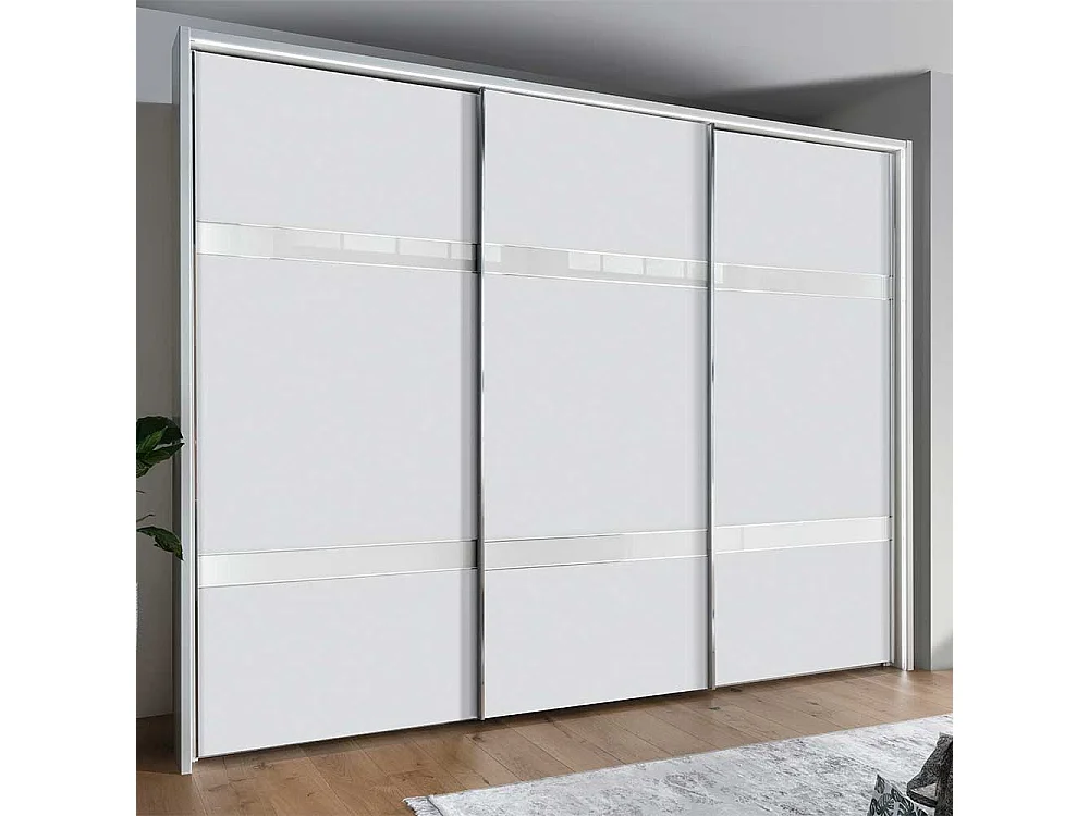 Kleiderschrank in Weiß und Chromfarben Schwebetüren