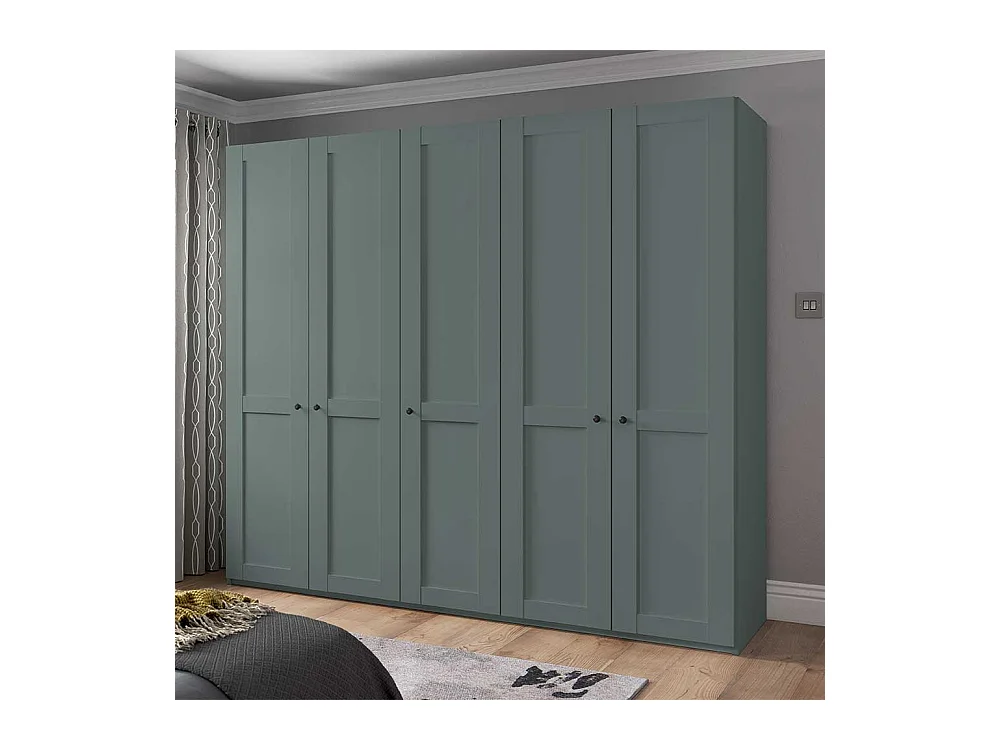 Schlafzimmerschrank mit 5 Türen in Graugrün Landhausstil