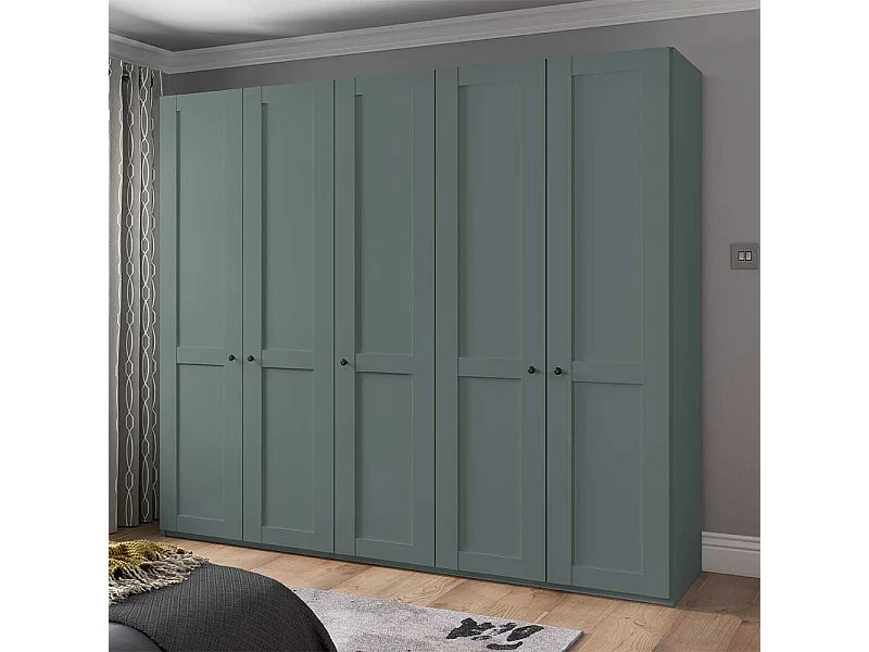 Schlafzimmerschrank mit 5 Türen in Graugrün Landhausstil