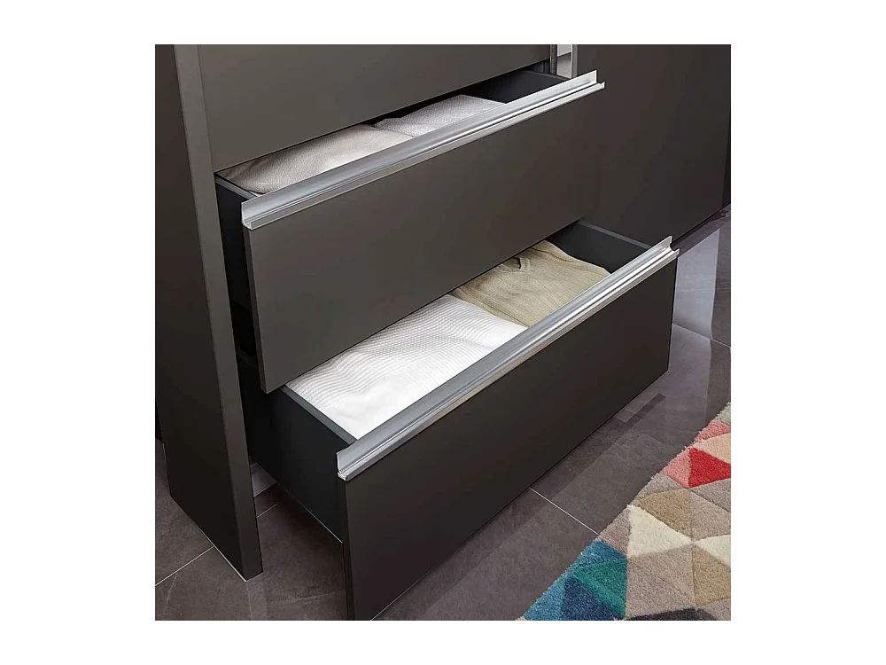 Brauner Schlafzimmerschrank mit sechs Schubladen Made in Germany