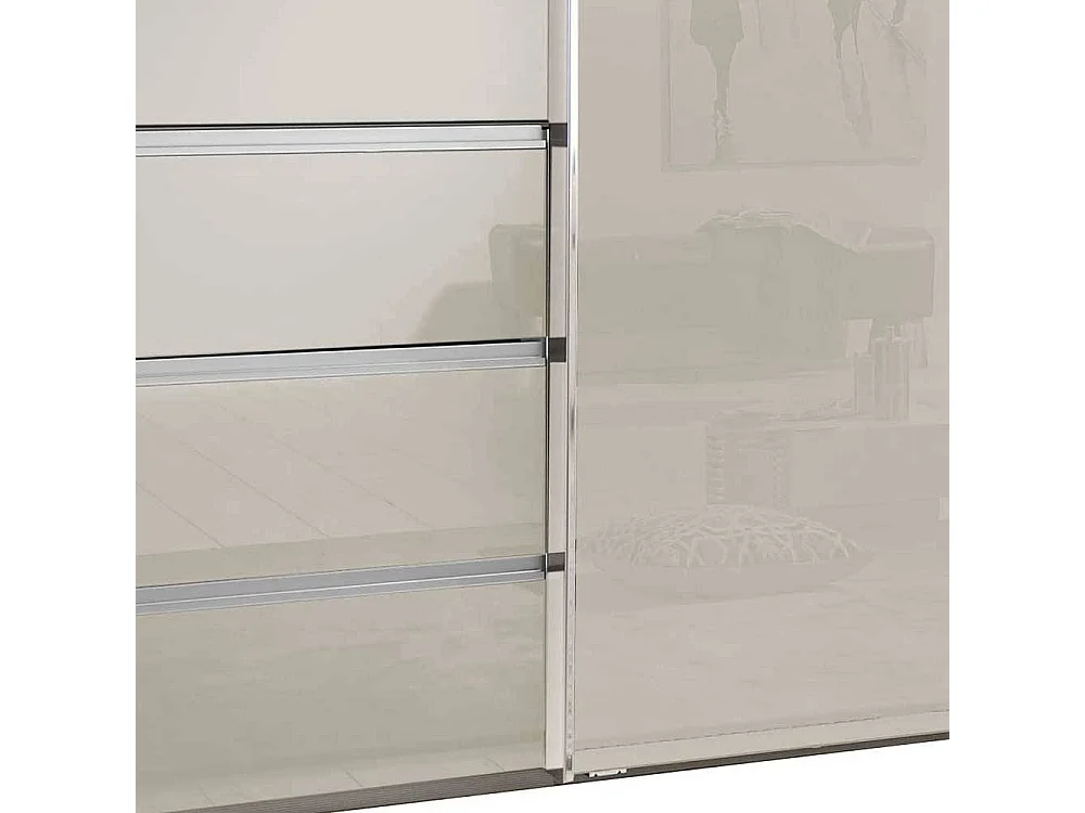 Kleiderschrank mit Schwebetüren in Champagner glasbeschichtet