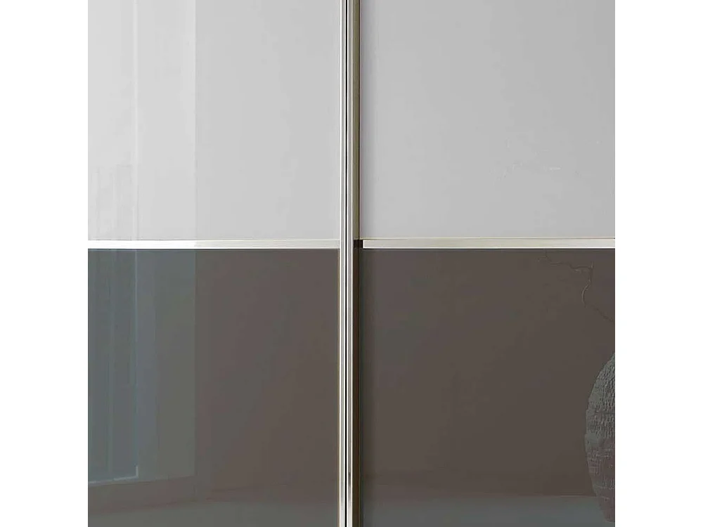 Kleiderschrank in Weiß und Braun 4 Schwebetüren