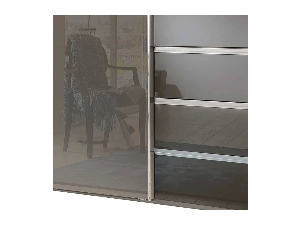 Brauner Schlafzimmerschrank mit sechs Schubladen Made in Germany