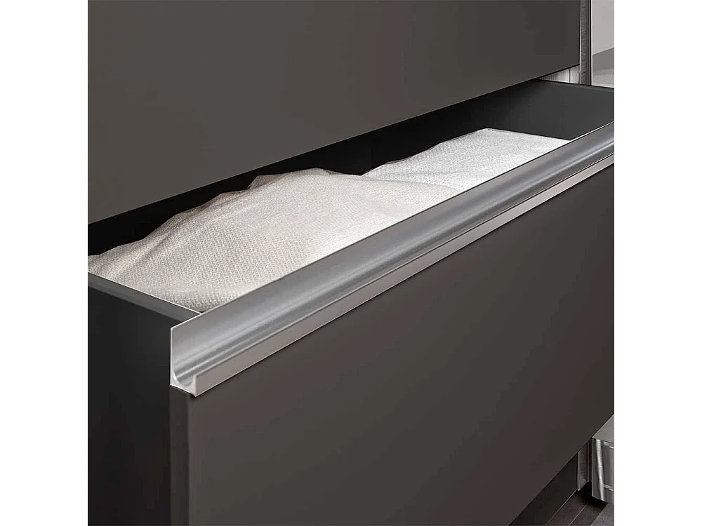 Brauner Schlafzimmerschrank mit sechs Schubladen Made in Germany