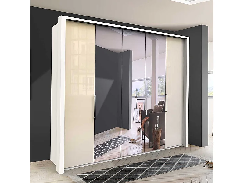 Breiter Kleiderschrank in Cremefarben Falttüren