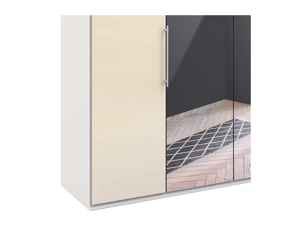 Breiter Kleiderschrank in Cremefarben Falttüren