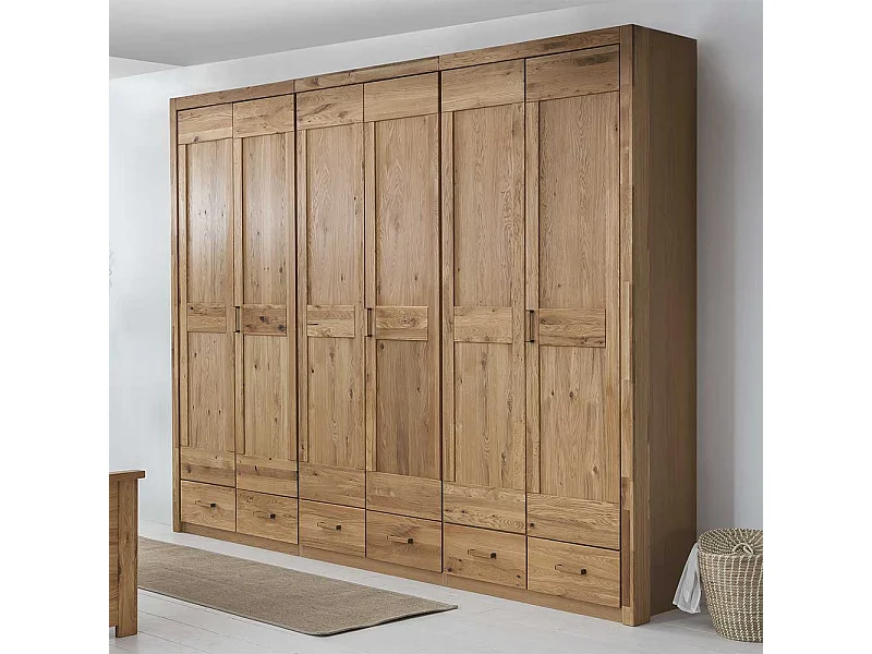 Teilmassiver Schlafzimmerschrank in Asteichefarben Landhausstil