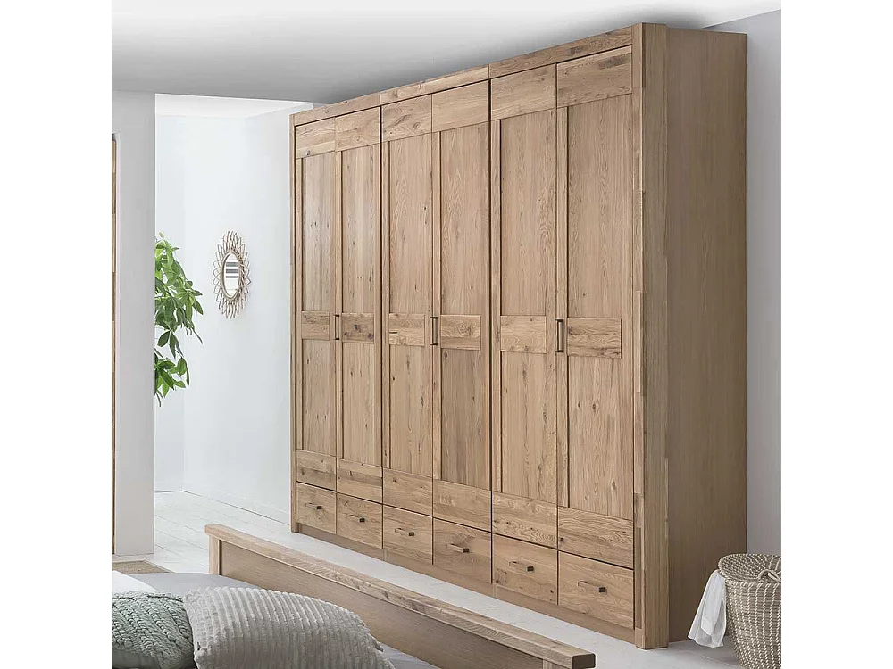 Teilmassiver Schlafzimmerschrank in Asteichefarben Landhausstil